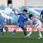 Disparo forzado a puerta del delantero del Castilla